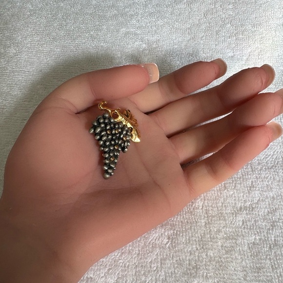 FAF Gold Plated & Pewter Grape Cluster Brooch Unisex - Picture 3 of 9